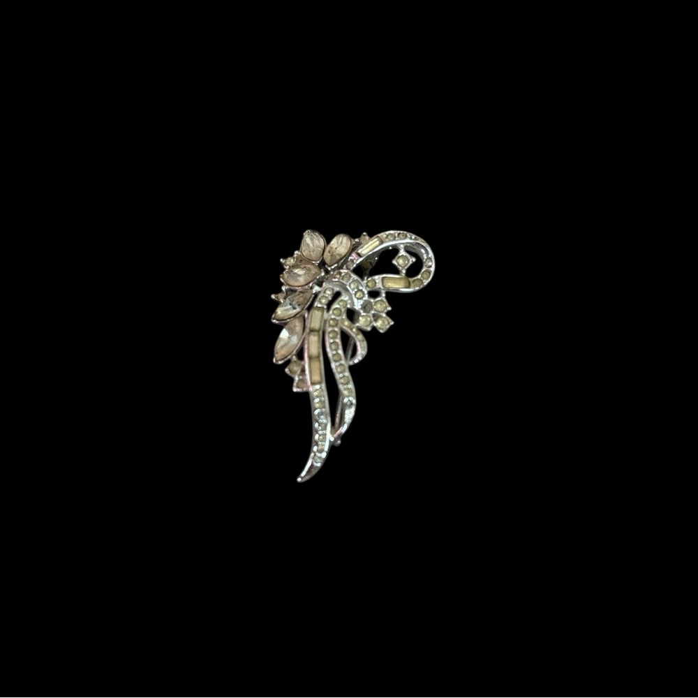 Elegant Vintage Silver Floral Brooch